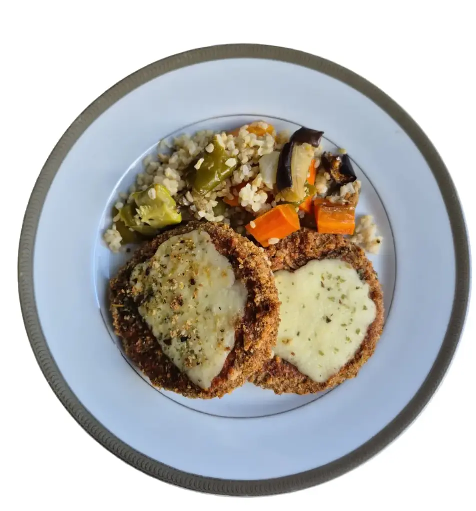 MILANESA DE QUINOA A LA NAPOLITANA CON ARROZ YAMANI Y VEGETALES